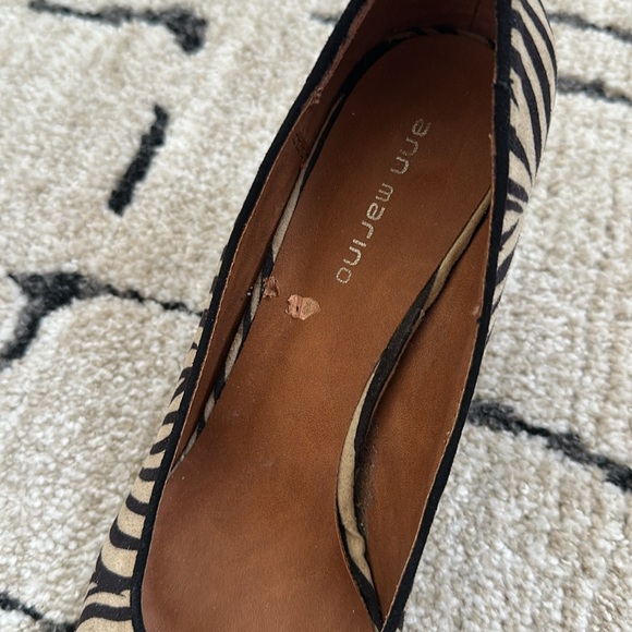 Ann Marino Zebra-Print Cap-Toe Pumps, Size 8.5 - Picture 6 of 6